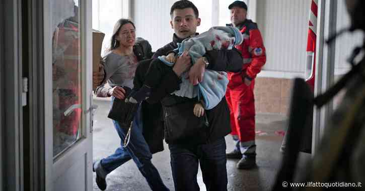 Guerra Russia-Ucraina, la morte del piccolo Kirill nell’ospedale senza corrente: la tragedia delle vittime civili nelle foto dell’Ap
