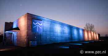 Eerste caisson Watersnoodmuseum kleurt geel-blauw om mensen in Oekraïne te steunen - PZC