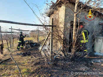 Capanno in fiamme a Viverone - Prima Vercelli
