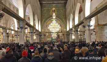 Migliaia di palestinesi partecipano alla preghiera della "Grande Alba" nella moschea di al-Aqsa - Infopal