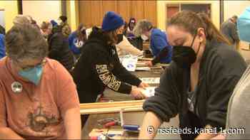 Minneapolis teachers create 4,000 picket signs ahead of potential strike Tuesday