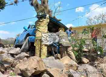 Camioneta se despista en la Coatepec- Jalcomulco; dos heridos - Imagen de Veracruz