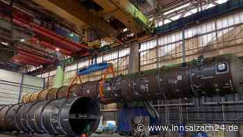 Bis zu 74 Meter lang: Schwertransporte machen sich auf Weg nach Burghausen