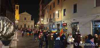 Ieri a Saronno: in 300 in marcia per la pace in centro, il prevosto dal Papa, batosta di multe ai tifosi del Saronno, laghetto all'ex Isotta? - ilSaronno
