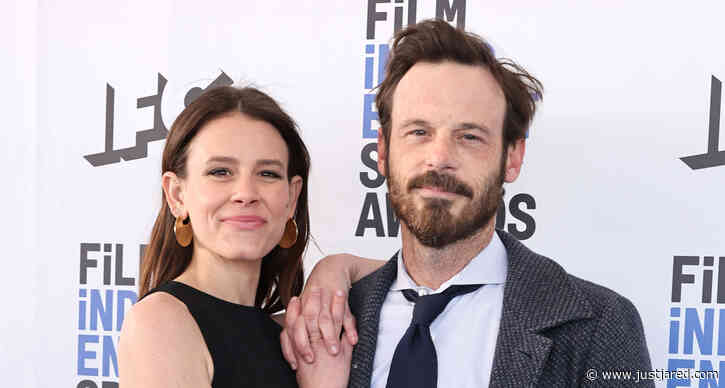 Sosie Bacon & Scoot McNairy Couple Up at Spirit Awards 2022!