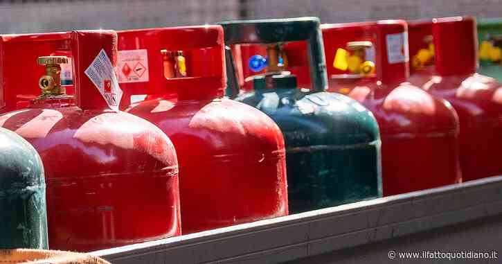 Guerra Russia-Ucraina, gas e petrolio a nuovi massimi in attesa di decisioni Ue su ulteriori sanzioni. La benzina sfonda i 2 euro al self