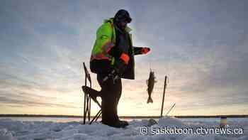 Sask. ice fishers must pack up as unpredictable spring weather arrives: environment ministry