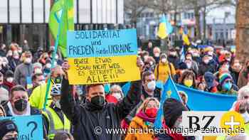 500 Wolfsburger zeigen Solidarität mit der Ukraine