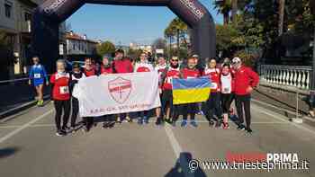 Mezza maratona di Brugnera: il Gs San Giacomo corre con la bandiera ucraina e fa il pieno di medaglie - TriestePrima