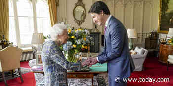 Queen hosts Trudeau in 1st in-person engagement since COVID diagnosis