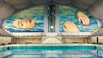 BeWaterBeWomen: foto gratuite per la Festa della Donna con l'opera di Tolietpaper sullo sfondo - mentelocale.it