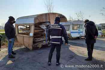 Mirandola: smobilitate tre roulotte nella microarea nomadi - Modena 2000