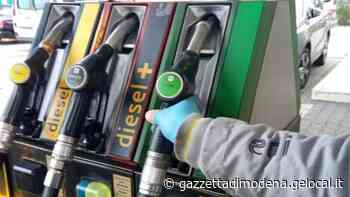 Modena e il caro benzina: «Per noi gestori forti aumenti alla fonte A un amico sconsiglierei di gestire un impianto» - La Gazzetta di Modena