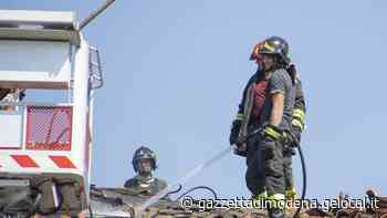 Modena, rogo alla canna fumaria, quattro intossicati, un'anziana all'ospedale - La Gazzetta di Modena