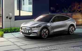 Ford patenta un sistema de recarga "manos libres" para sus coches eléctricos - Híbridos y Eléctricos