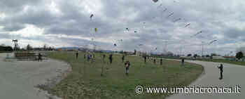 Gli aquiloni colorano il cielo di Foligno nel segno di pace - Il quotidiano che racconta l'Umbria - Umbria Cronaca