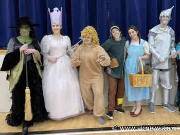 Claremont musical theatre students bring Wizard of Oz to Saanich theatre - Victoria News