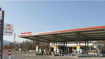 Flucht vor explodierenden Sprit-Preisen: Autofahrer stürmen Tiroler Tankstellen