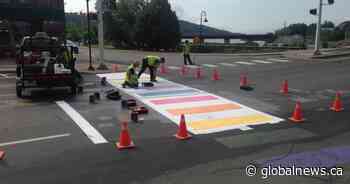 Rainbow crosswalk in Woodstock, N.B. repainted after being vandalized - Global News