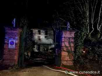 Cuneo, brucia l’ex Pajo Vejo sul viale Angeli - Cuneodice.it