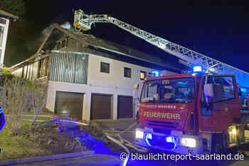 Brand greift in Neunkirchen von Wintergarten auf Dachstuhl über - Blaulichtreport-Saarland