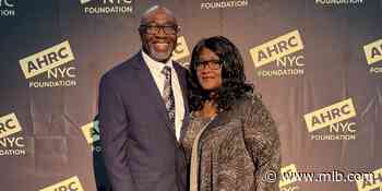 Mookie shares Thurman Munson Award with wife Rosa, backs Buck - MLB.com