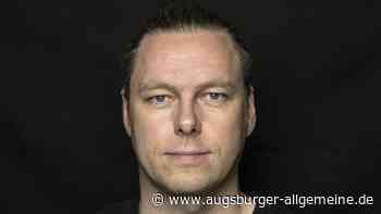 Mit Klavier, Blockflöte und Badeente: Er schafft Musik für das Staatstheater