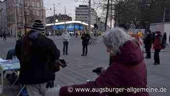 Augsburg: Kundgebung am Königsplatz: Für den Frieden, aber gegen die NATO | Augsburger Allgemeine - Augsburger Allgemeine