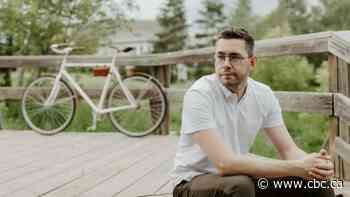 ​Edmonton's plans for e-transit ambitious, but threatened by sprawl, car-loving past, reports says