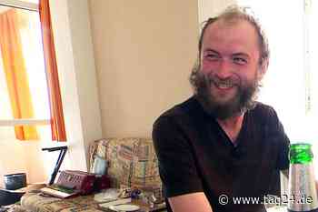 Armes Deutschland: Sachse Alex stolz - "Stelle mich als kompletten Vollidioten dar, um weiter Hartz IV zu kassieren" - TAG24