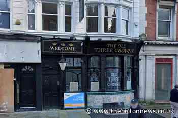 Woman smashed pub window - The Bolton News