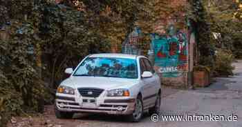 A6 im Kreis Ansbach: Unbekannte entsorgen Schrott-Auto illegal auf Rastanlage - inFranken.de