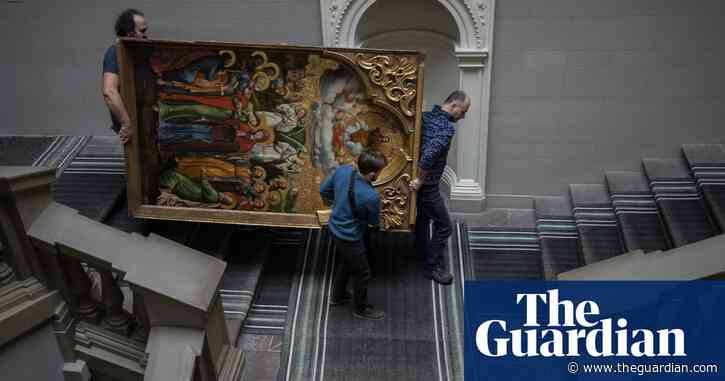 Ukrainians in race to save cultural heritage