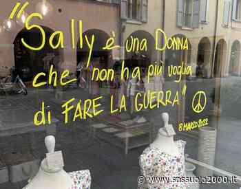 Le vetrine di Carpi “parlano” e chiedono Pace per tutte le donne - sassuolo2000.it - SASSUOLO NOTIZIE - SASSUOLO 2000