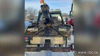 Sask. tow truck driver dives into ditch as semi-tractor plows into his rig