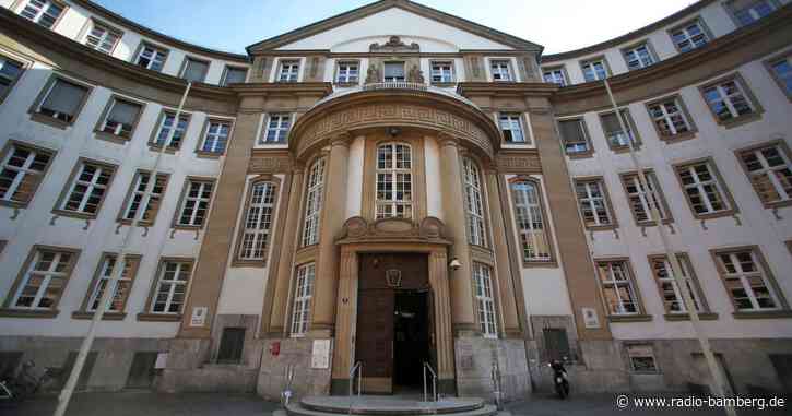 Zuhälterei und Zwangsprostitution: Mehr als zehn Jahre Haft