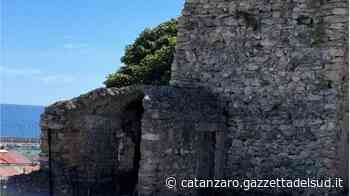 Crotone, recupero e ristrutturazione del Castello Carlo V. Finanziamento da 3 milioni FOTO - Gazzetta del Sud - Edizione Catanzaro, Crotone, Vibo