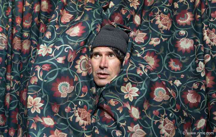 Gruff Rhys shares new two-track single, ‘People Are Pissed’