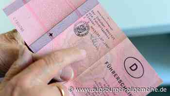 Autofahrer will Polizei in Augsburg mit einer "Totalfälschung" reinlegen