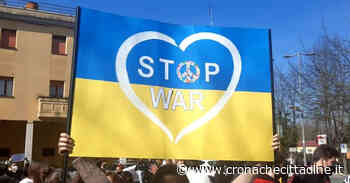 Colleferro. Anche le scuole scendono in piazza e manifestano per dire “No alla guerra” in Ucraina - Cronache Cittadine