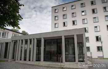 Messerstich in Biergarten geht glimpflich aus: Oberbayer vor Gericht - Passauer Neue Presse - PNP.de