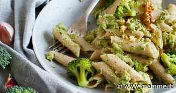 Un primo vegetariano ricco e equilibrato: pasta di farro noci e broccoli - Mamme.it