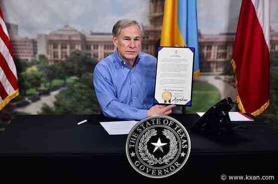 Abbott asks Texans to pray for Ukraine Sunday, will light mansion in flag colors