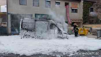 Ursache unbekannt - Erneuter Fahrzeugbrand in Neunkirchen - NÖN.at