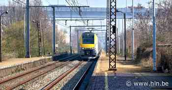 Spoorwegovergang Berkenrodelei in Hoboken vanaf 14 maart afgesloten voor verkeer - Het Laatste Nieuws