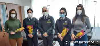 Festa della donna e mimose anche alla Guardia di finanza di Vercelli - La Stampa