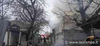 Gli ucraini di Vercelli raccontano la paura dei parenti sotto le bombe dopo l'attacco della Russia: “Vogliono… - La Stampa