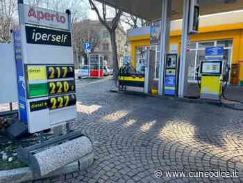 Carburanti, prezzi alle stelle: a Cuneo fare il pieno costa di più che nel resto d’Italia - Cuneodice.it