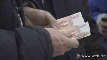 Sanktionen versperren Russen den Zugriff auf Geldreserven im Ausland