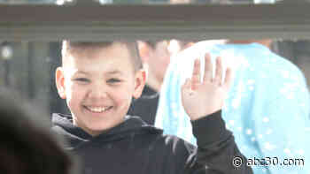 Kids form unlikely friendship with residents at senior home Bridges at Warwick